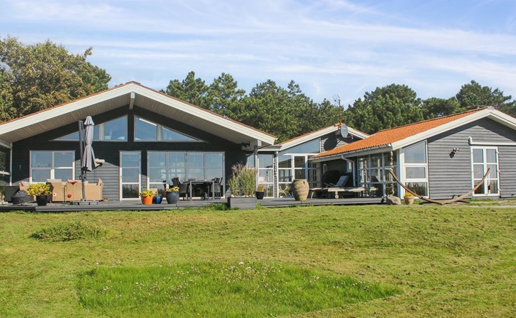 "Hening" - 50m from the sea 1