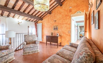 Awesome home in San Giovanni with swimming pool 3