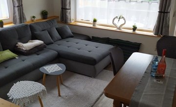 Bergwiese mit Balkon 2