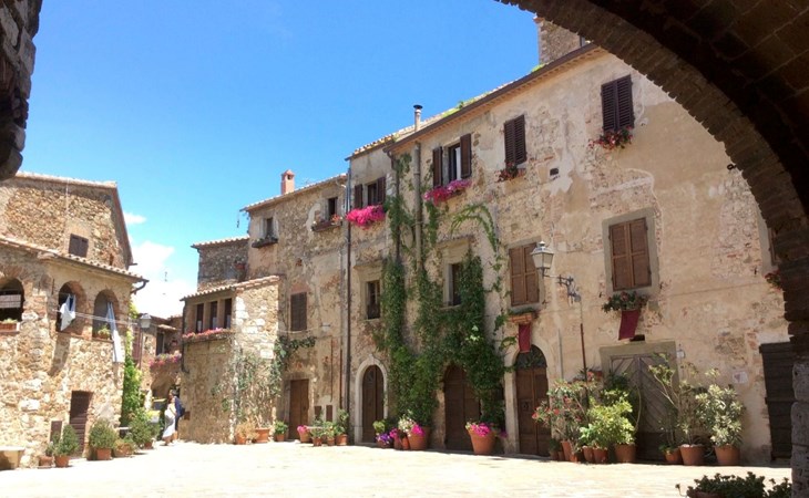 Hochwertige Wohnung im Turm-Schlösschen 1