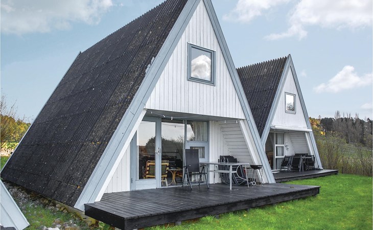 3 bedroom lovely home in Knebel 1