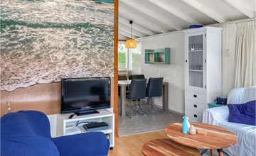 Nice home in Warmenhuizen with WiFi 2