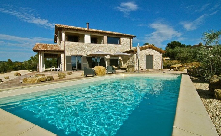 Traumhaftes Anwesen mit Schwimmbad in Meernähe 1