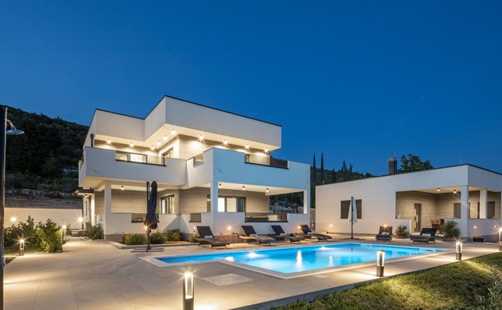 Villa Bura mit Pool und tollem Ausblick 1