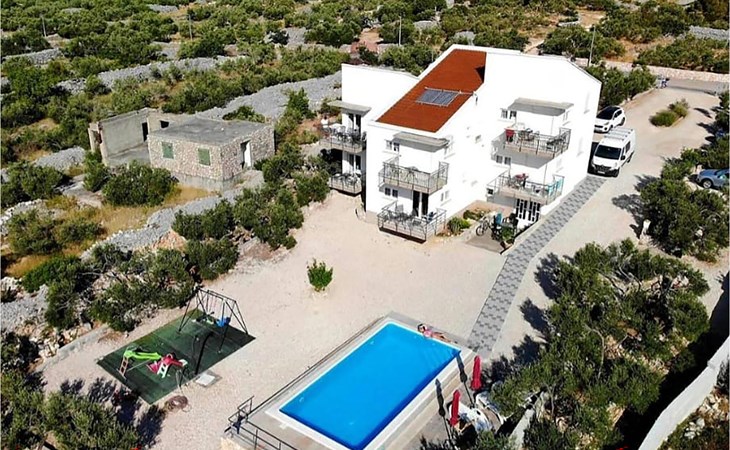 Cozy apartment in Jezera with WiFi 1