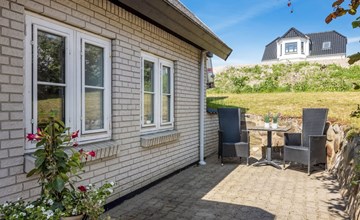 "Gilbert" - 500m from the sea 2