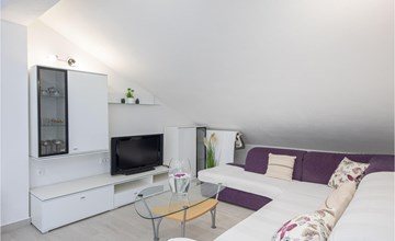 Nice apartment in Jesenice with WiFi 3