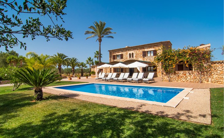 Stunning home in Campos with private swimming pool, can be inside or outside 1