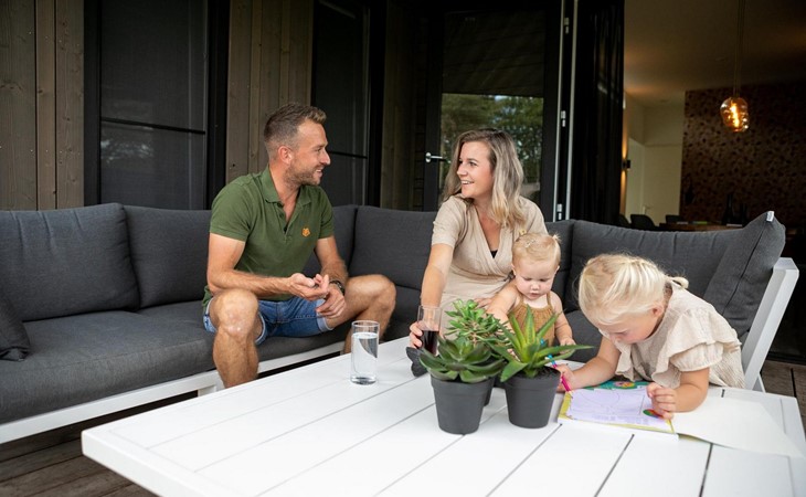 Luxuriöse Family Lodge am Wasser 1