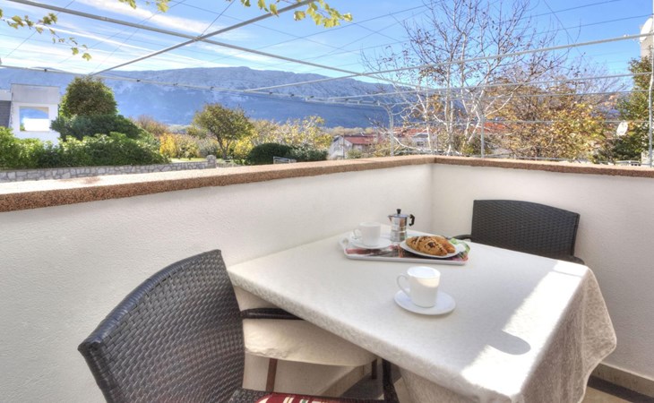 Appartement in Baška mit Grill 1