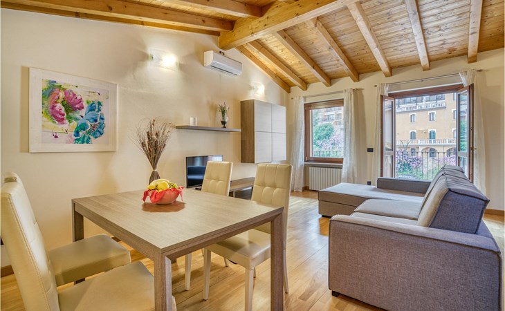 Awesome apartment in Toscolano Maderno 1
