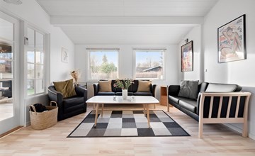 Beautiful home in Dronningmølle 3