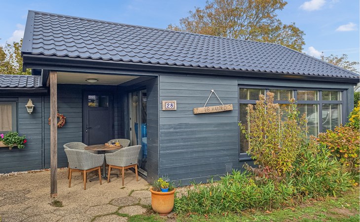 4-person holiday home in Scherpenisse at holiday park Zand en Zee Oosterschelde 1