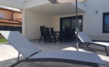 mit privatem Pool in Ruhiger lage. 3