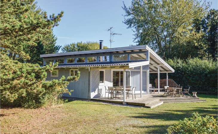 4 bedroom cozy home in Sjællands Odde 1