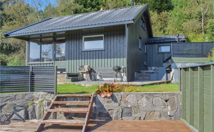 1 bedroom nice home in Lyngdal 1