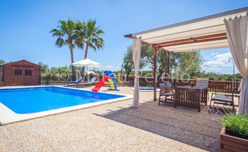 Villa mit 5 Schlafzimmern und Pool auf dem Lande 3