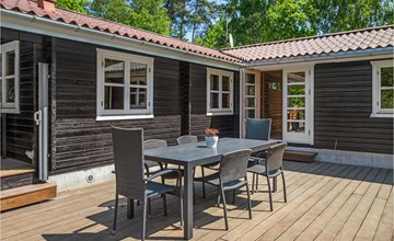 Nice home in Aakirkeby with sauna 3