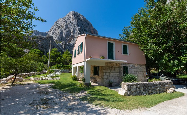 Lovely apartment in Omis with kitchen 1