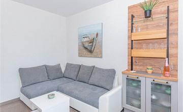 2 bedroom awesome apartment in Pirovac 3