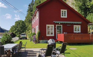 4 bedroom cozy home in Farsund 2