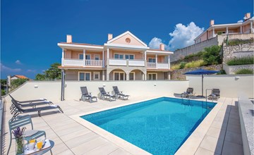 Nice apartment in Crikvenica 2