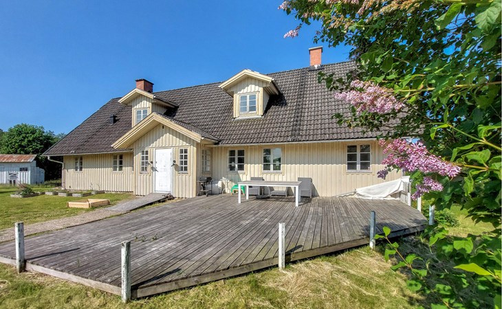 5 bedroom gorgeous home in Bjärnum 1