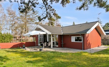 2 bedroom stunning home in Knebel 2