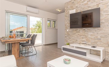 2 bedroom awesome apartment in Pirovac 2