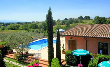 Anwesen mit Gemeinschaftspool 2