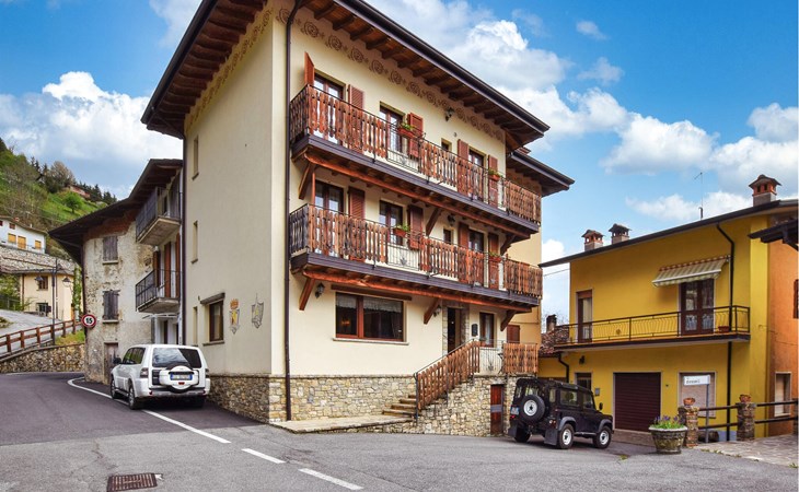 2 bedroom stunning apartment in Pezzoro 1