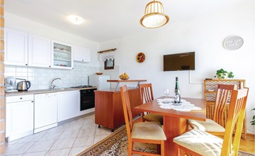 Gorgeous apartment in Novi Vinodolski 3
