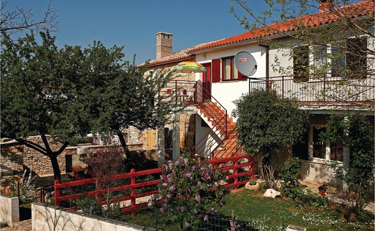 1 bedroom beautiful home in Hrboki 1