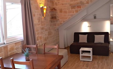 Schöne Ferienwohnung in Baska Voda mit Terrasse 2