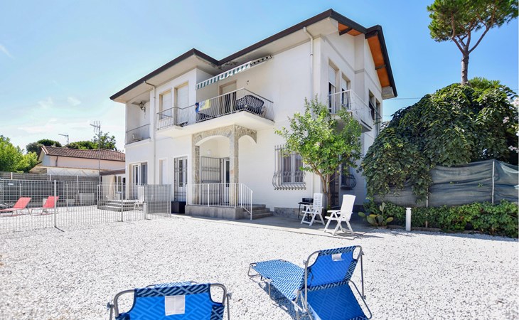 Gorgeous apartment in Lido di Camaiore 1