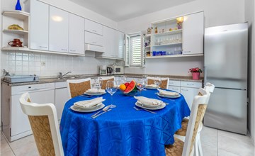 Awesome apartment in Novi Vinodolski 3