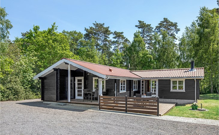 Nice home in Aakirkeby with sauna 1