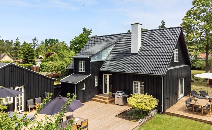 5 bedroom nice home in Væggerløse 1