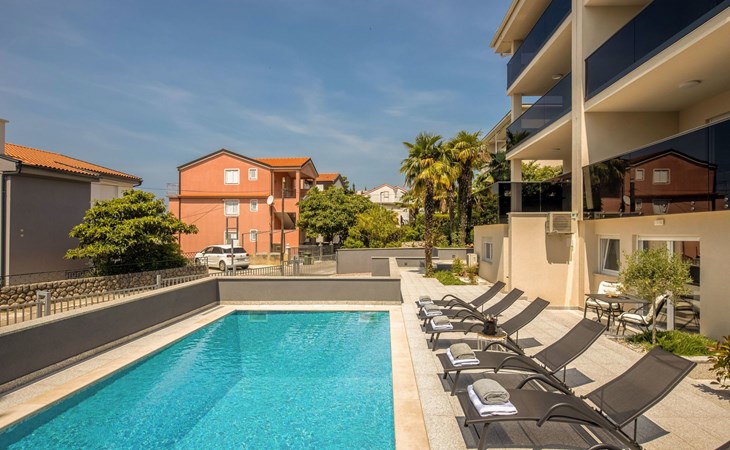 Modernes Apartment in Crikvenica mit Gemeinschaftspool 1