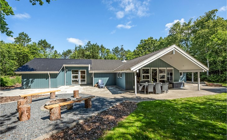 Beautiful home in Oksbøl with sauna 1