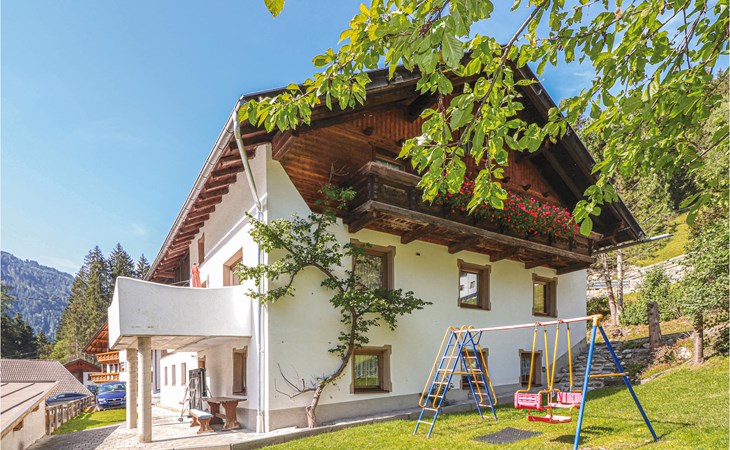 Ferienhaus in tiroler Stil 1