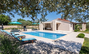 Villa Saint Silentio 2