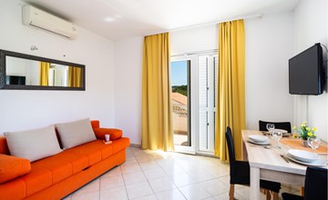 Awesome apartment in Milna with WiFi 3