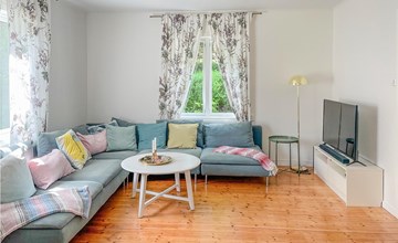 Nice home in Edsbruk with kitchen 3