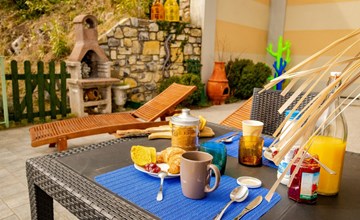 Mantegna - garten mit seeblick und schwimmbad 3