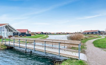 "Dyke" - 1.5km from the sea 3