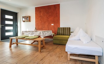 Haustierfreundliches Apartment in Längenfeld mit Haus und Bergblick 3