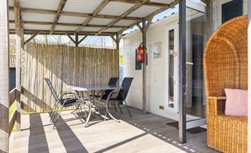 Chalet de Zwaan op camping Oudesluis 3