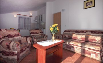 Cozy apartment in Trogir 2