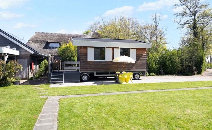 Tiny house de Zwaluw op camping Oudesluis  1